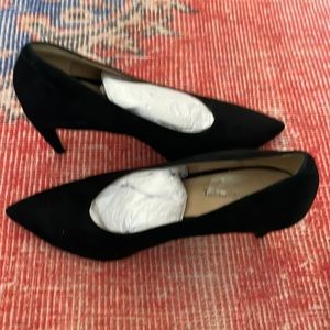 Black stiletto evening shoes